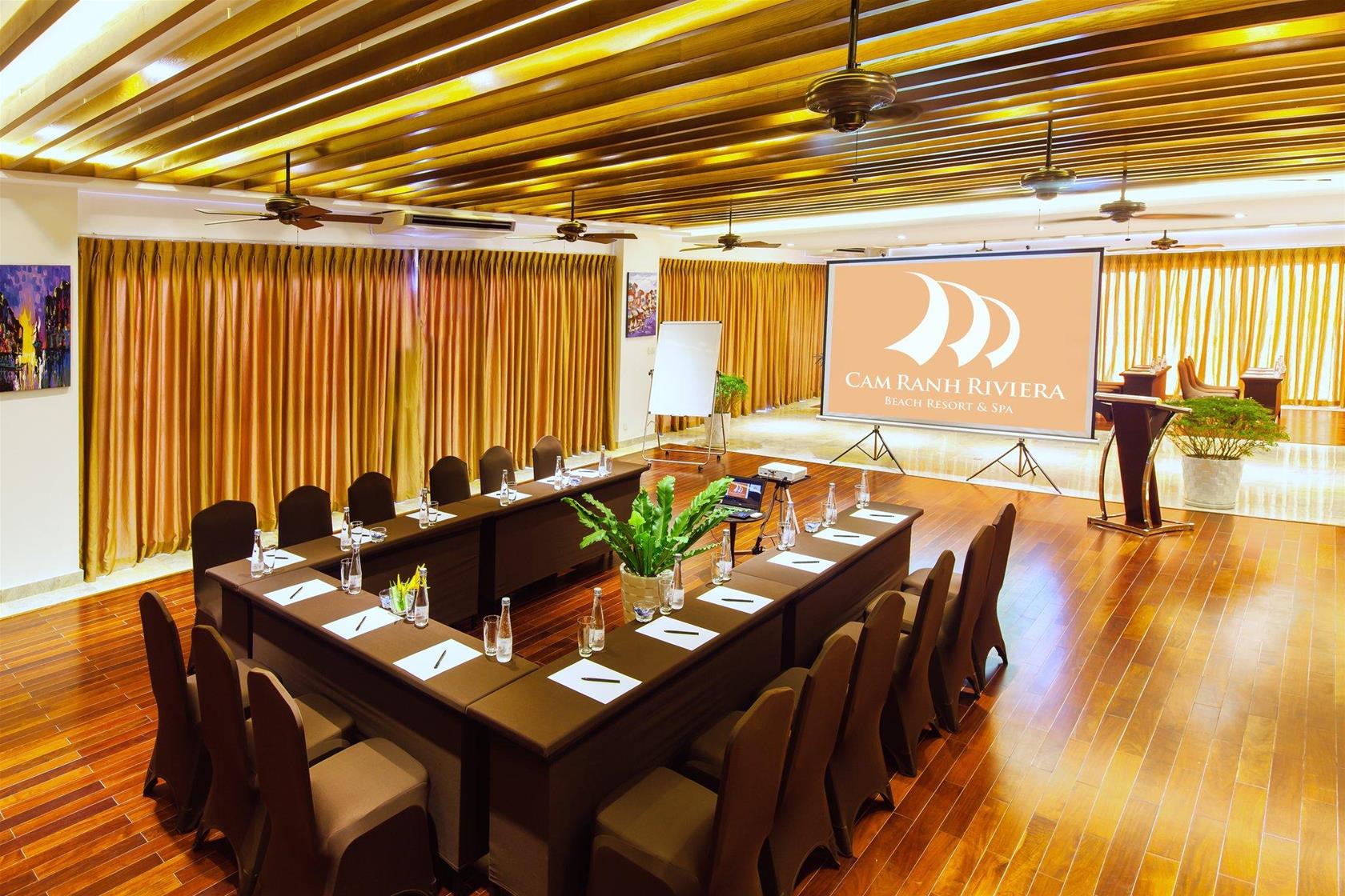Cam Ranh Riviera Beach Resort & Spa