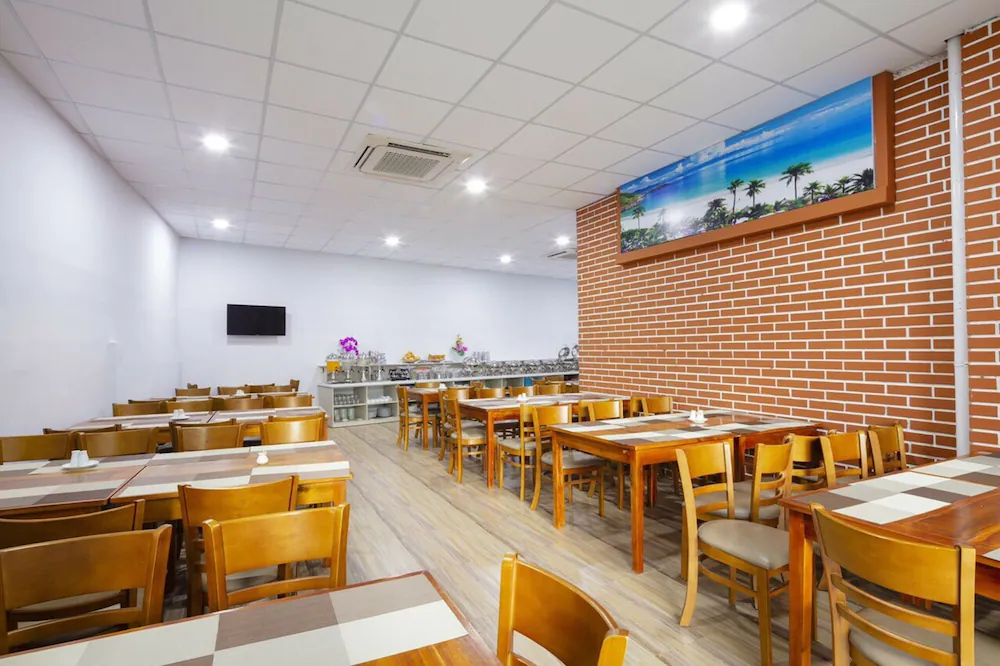Cct Hotel Nha Trang by OYO Rooms