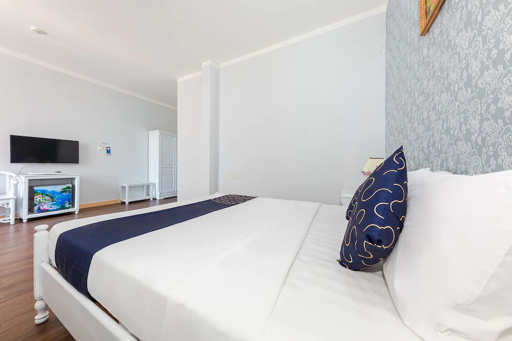 Cct Hotel Nha Trang by OYO Rooms