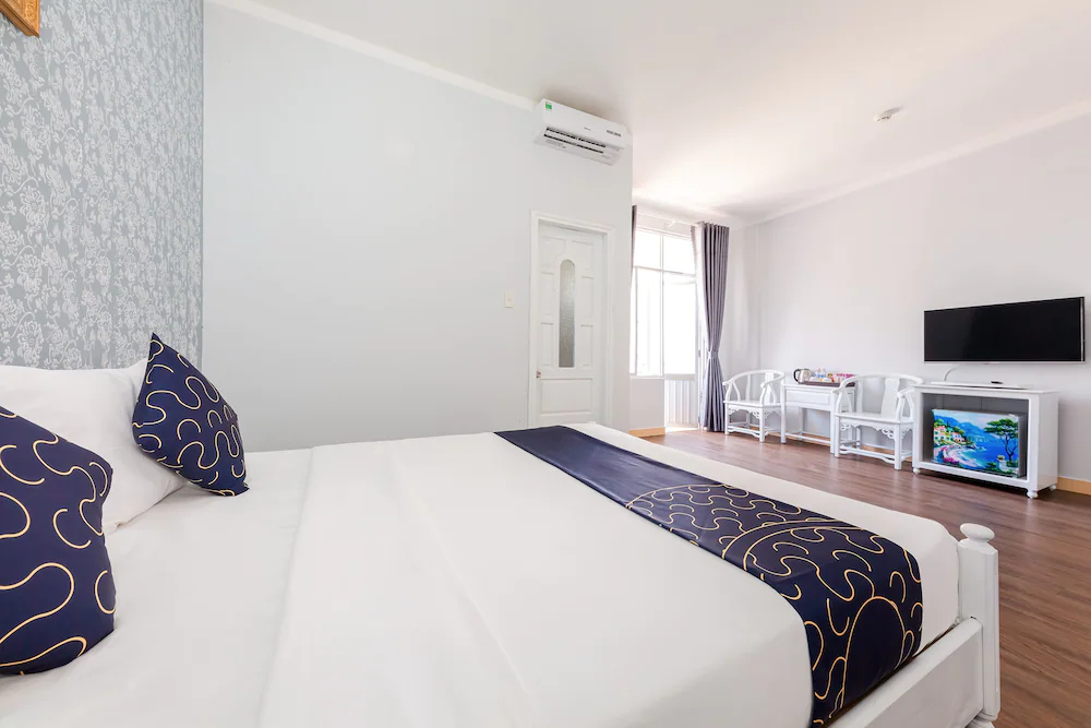 Cct Hotel Nha Trang by OYO Rooms
