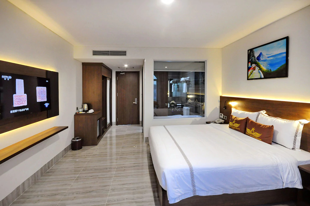 Crown Nguyen Hoang Hotel