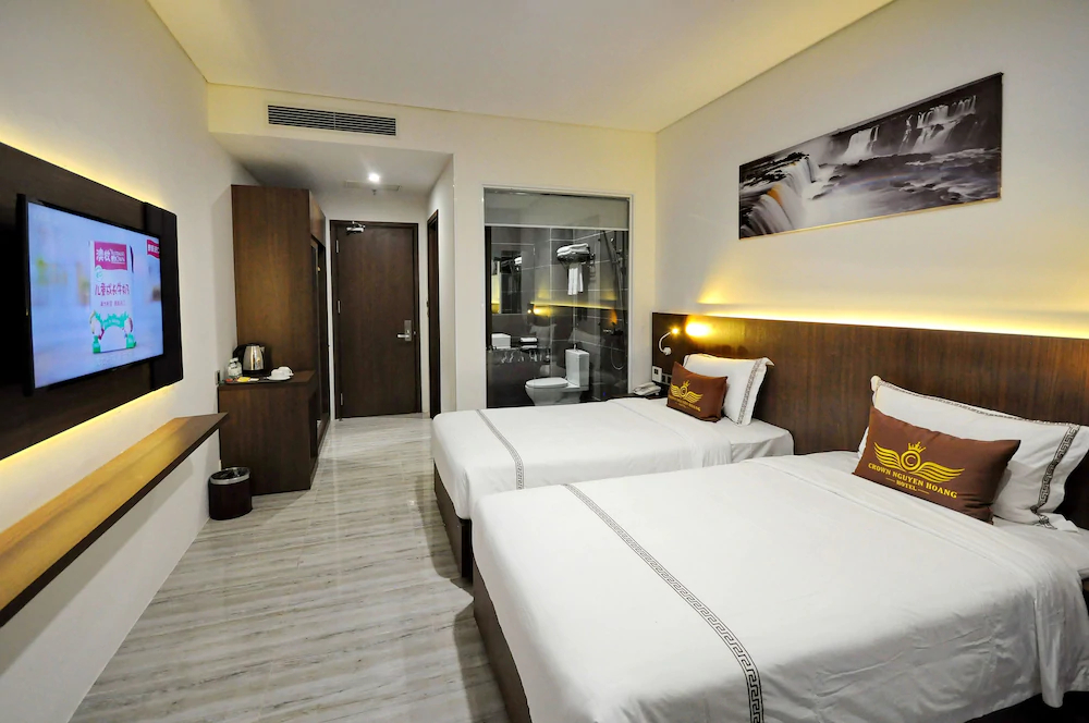 Crown Nguyen Hoang Hotel