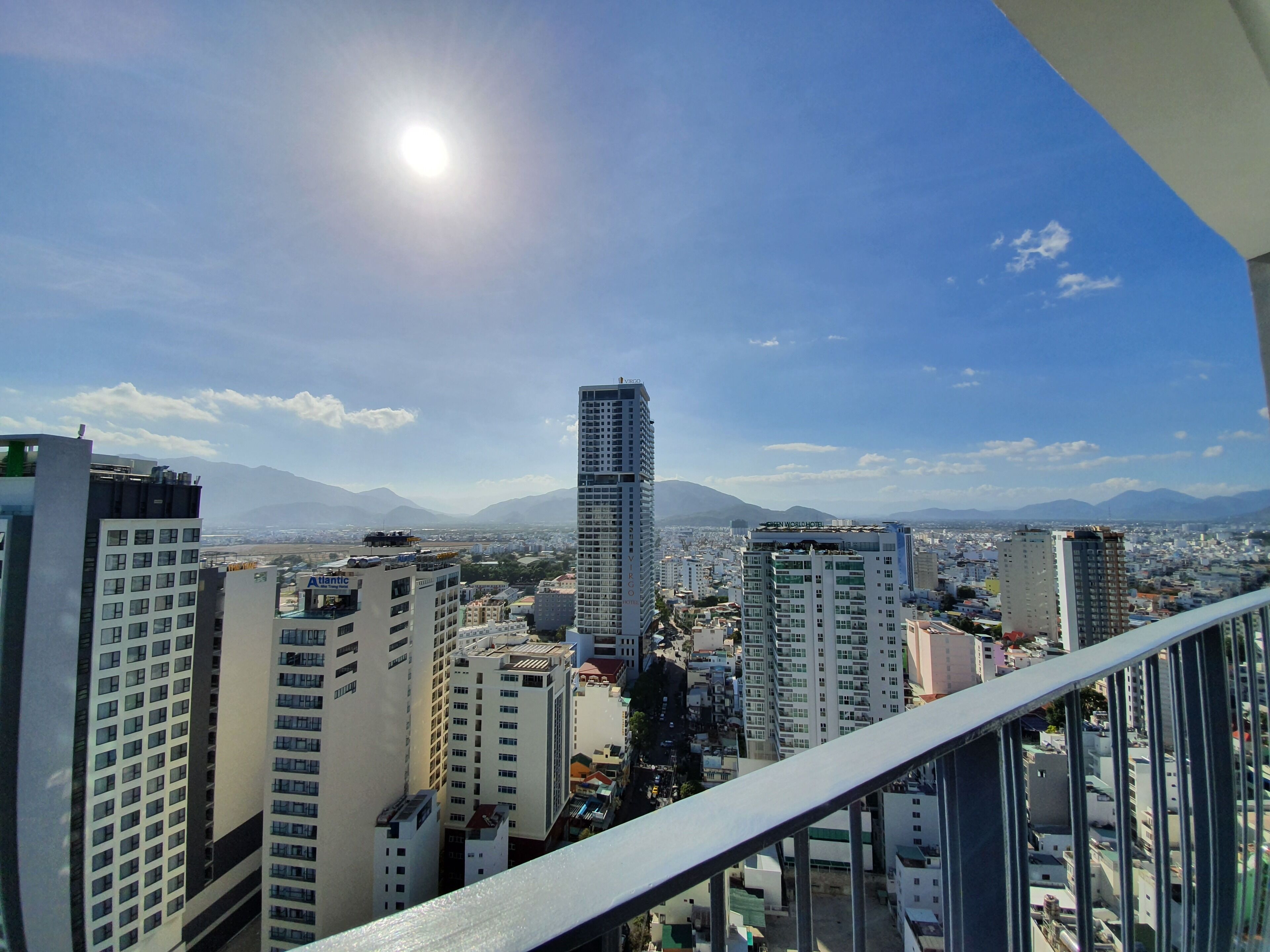 Crystali Panorama