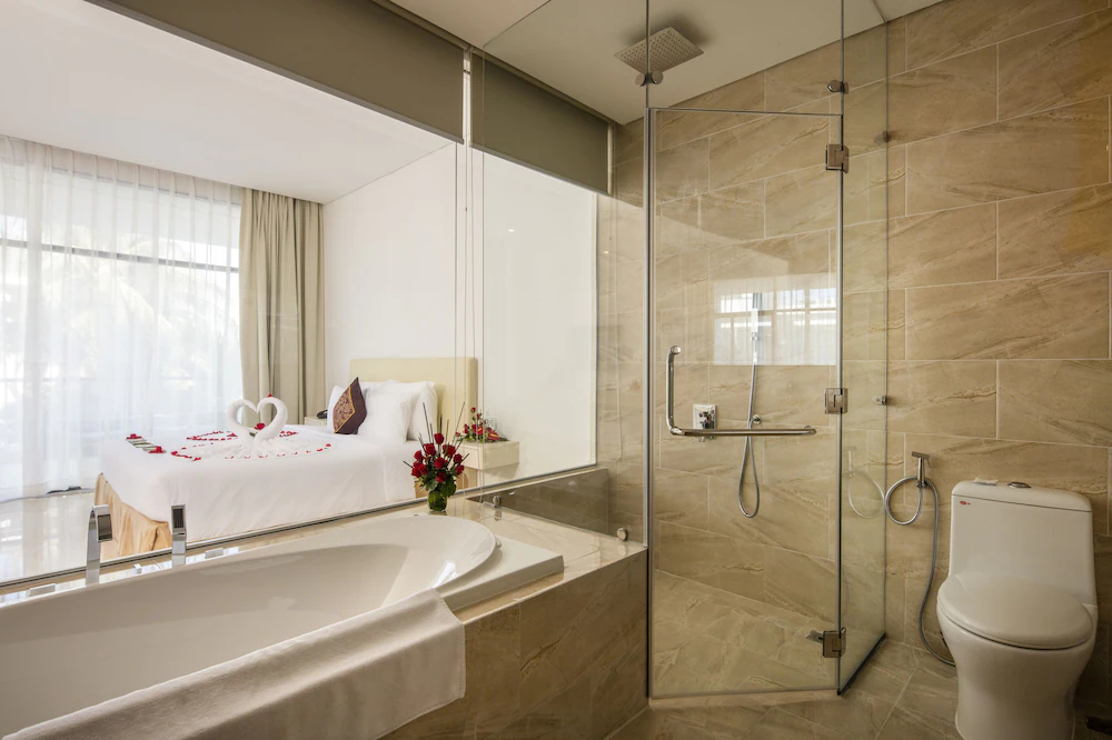 Diamond Bay Condotel Resort