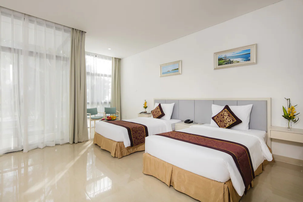 Diamond Bay Condotel Resort