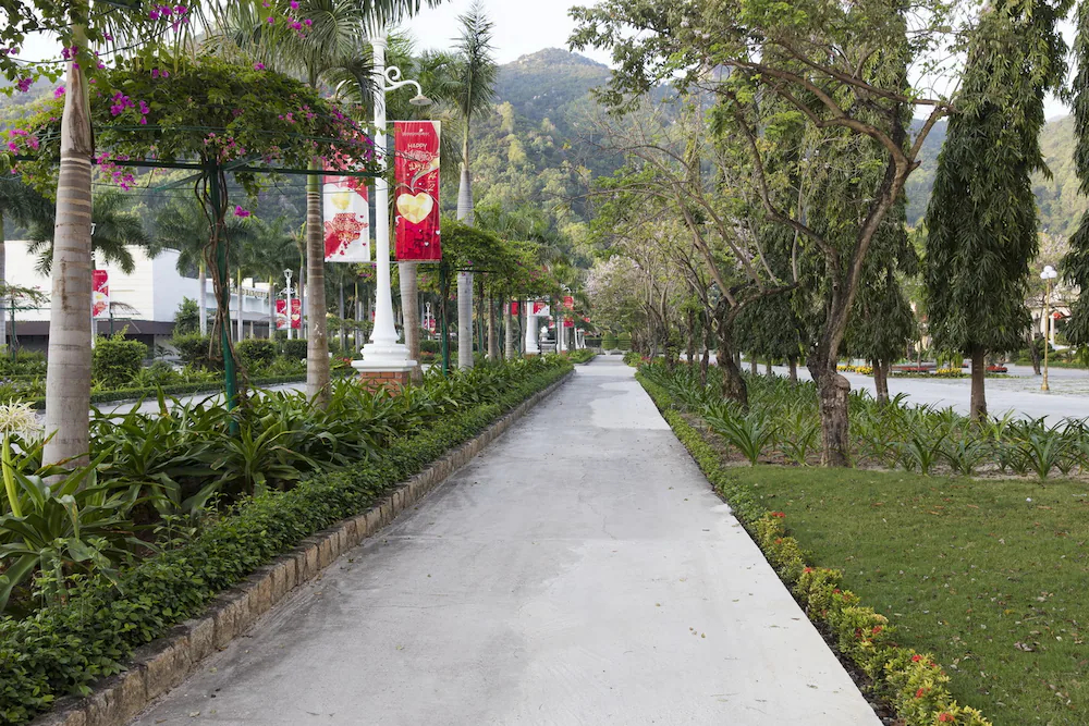 Diamond Bay Condotel Resort