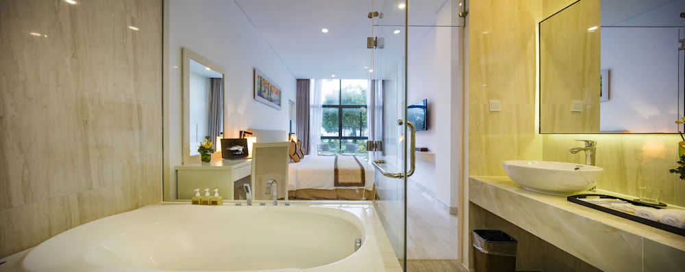 Diamond Bay Condotel Resort