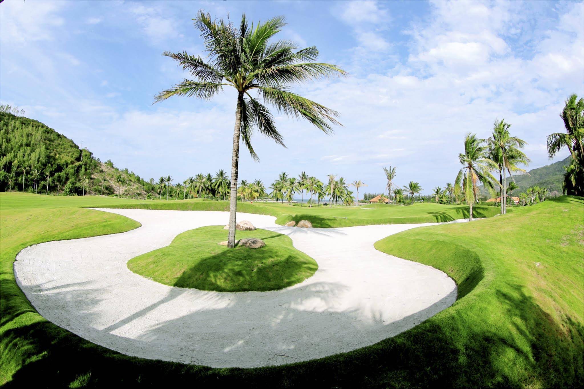 Diamond Bay Golf & Villas