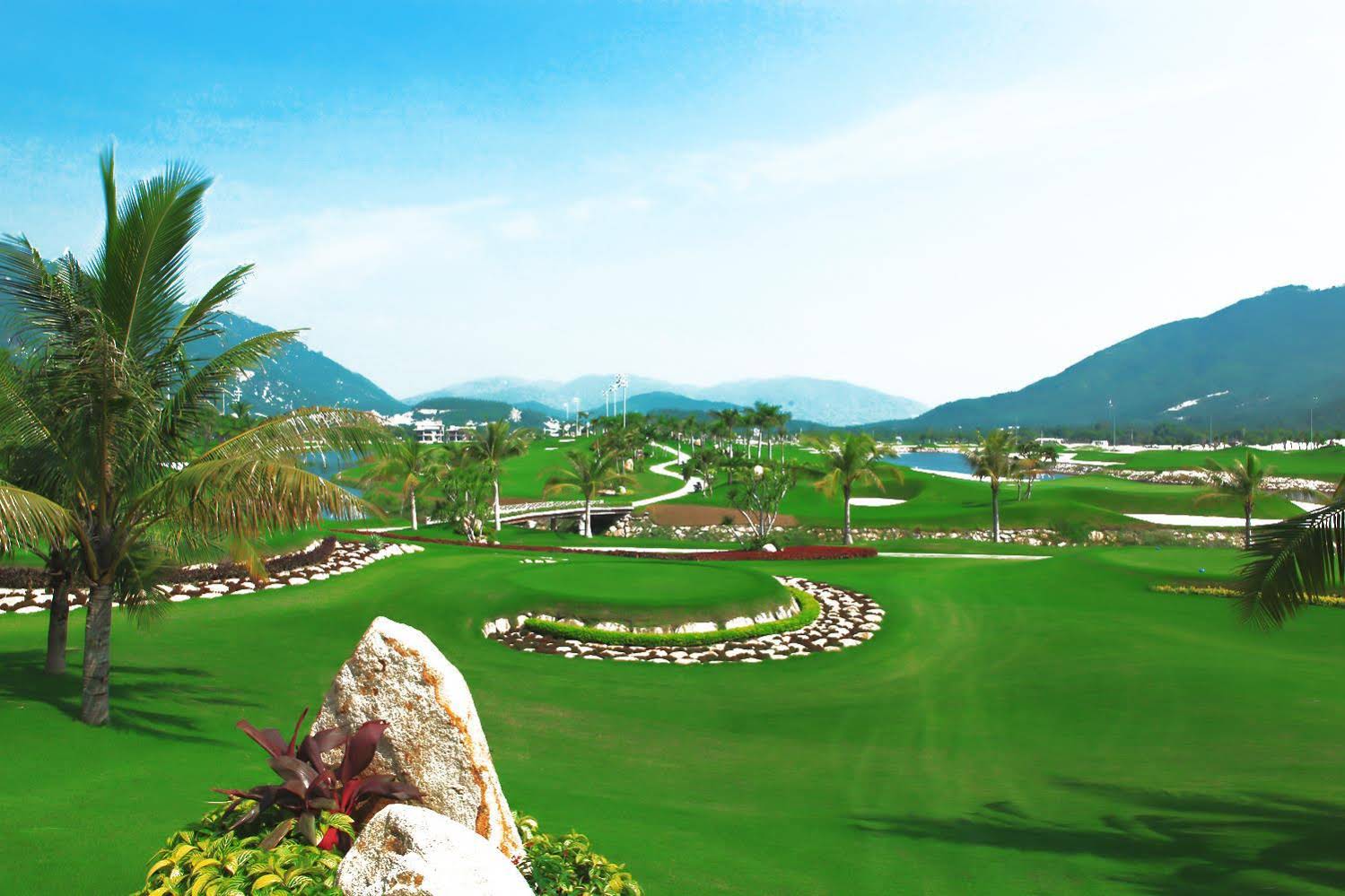 Diamond Bay Golf & Villas