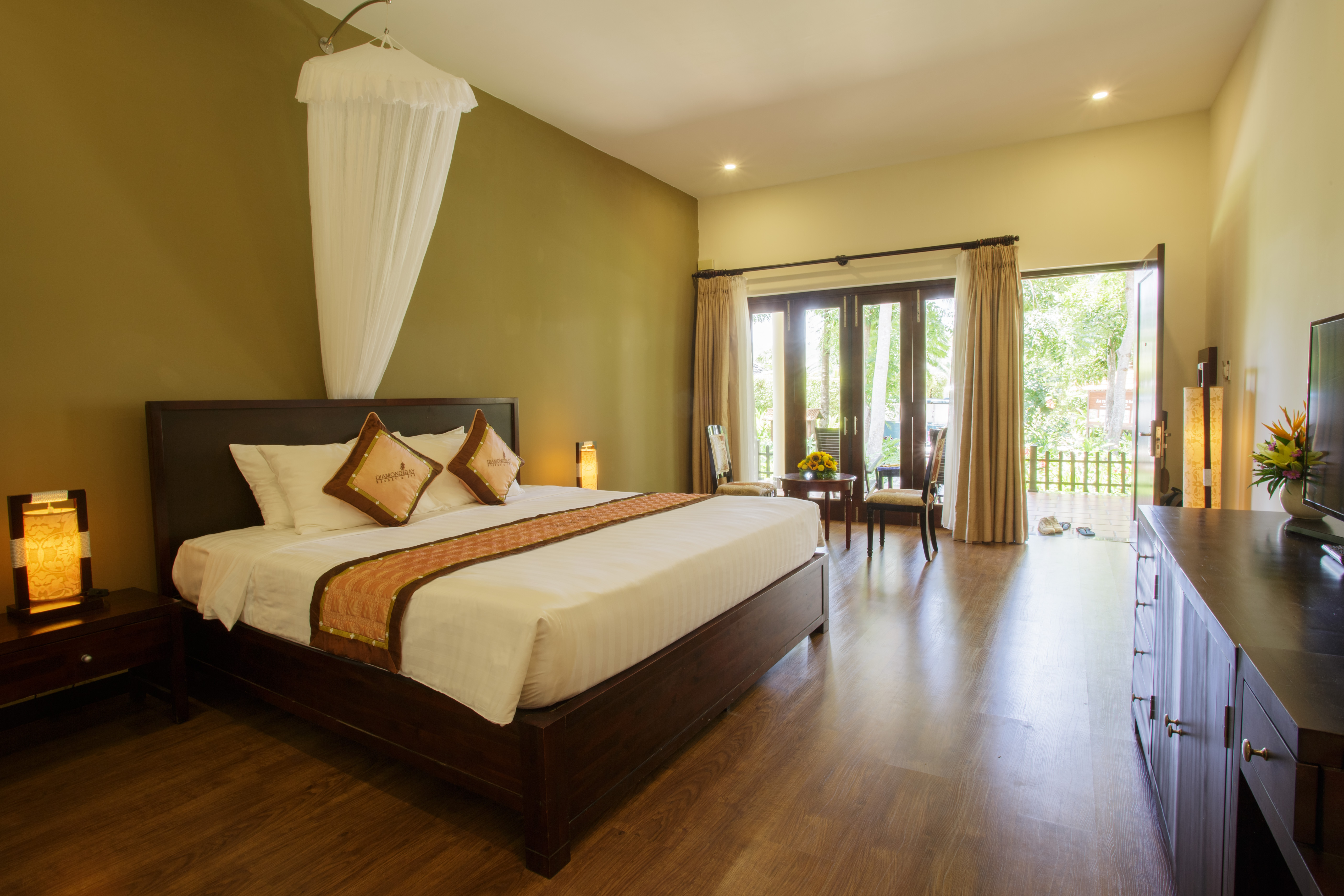 Diamond Bay Resort & Spa