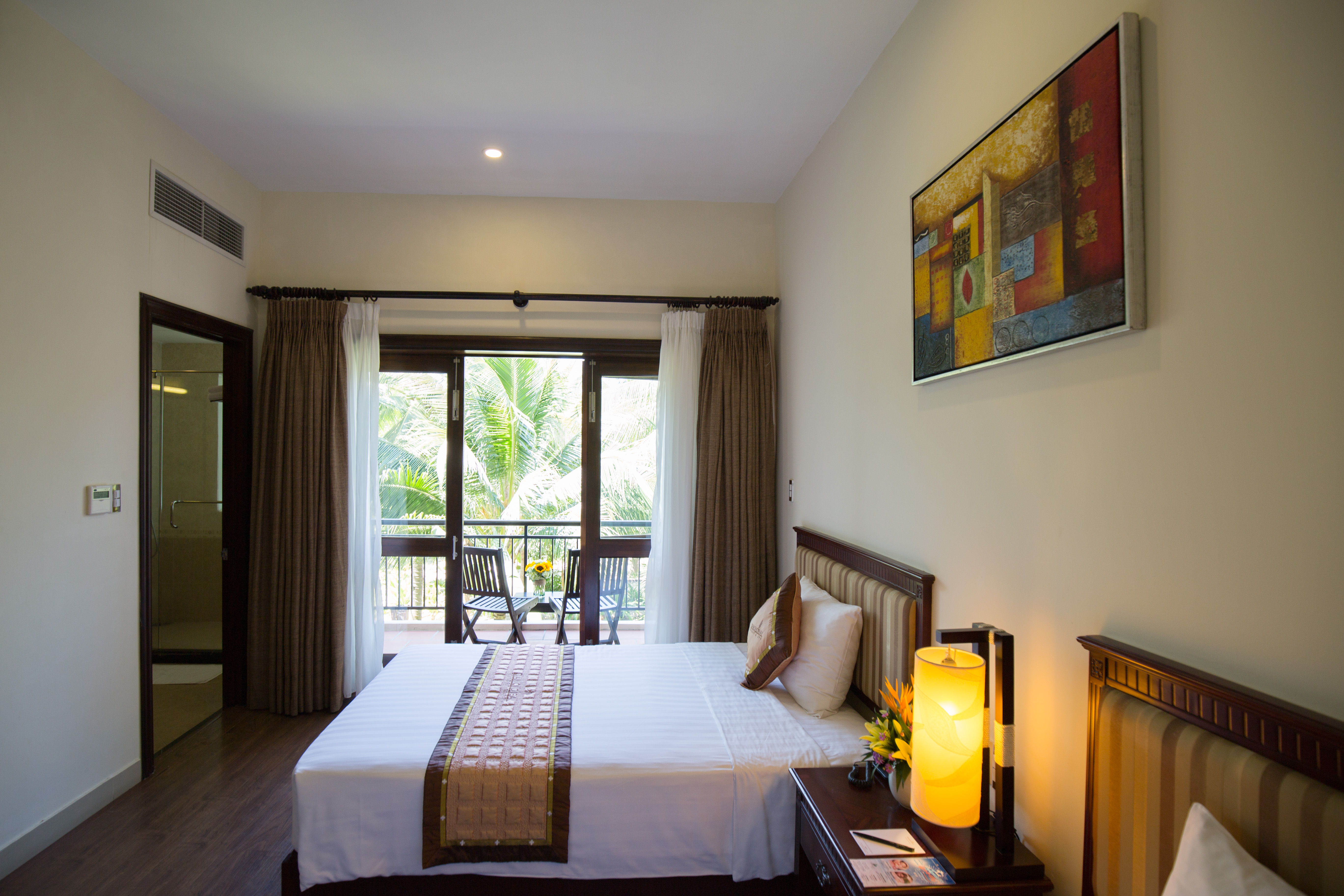 Diamond Bay Resort & Spa