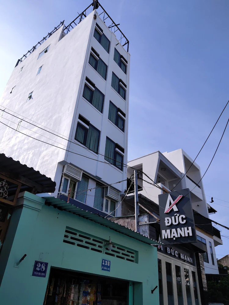 Duc Manh Apartment by OYO Rooms