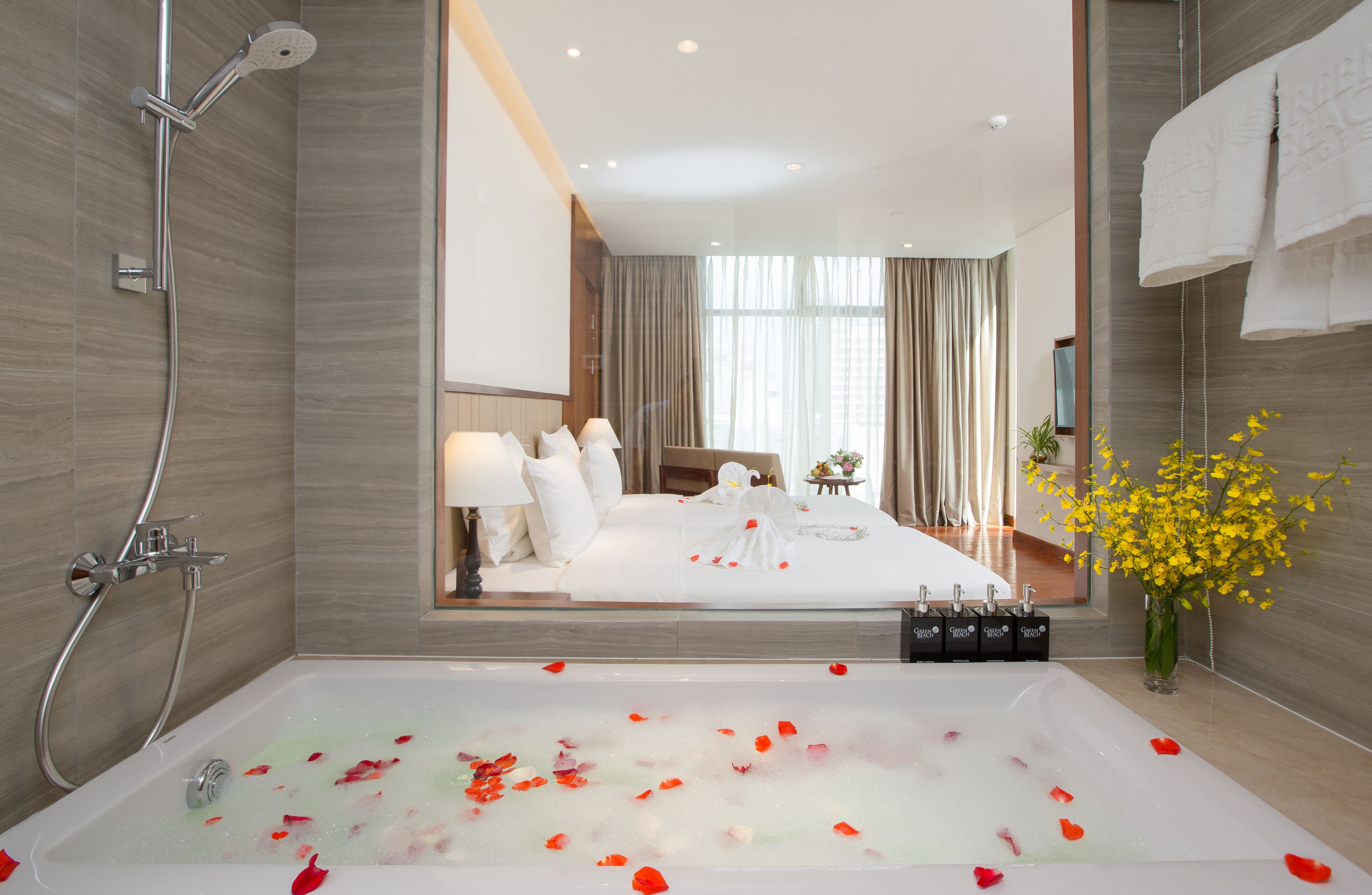 Green Beach Hotel