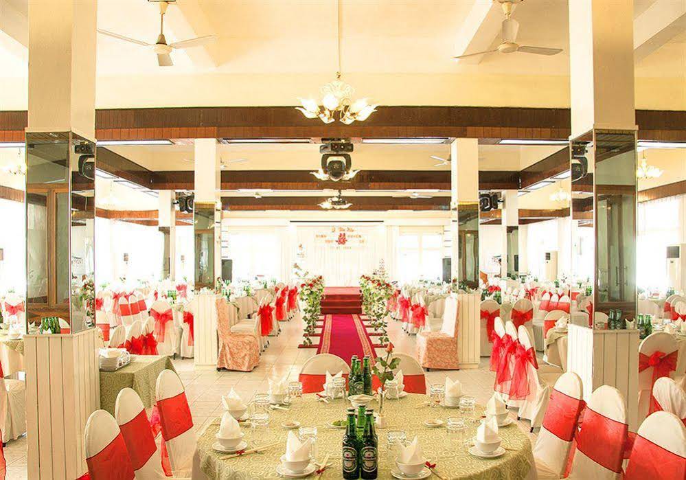Tropicana Hotel