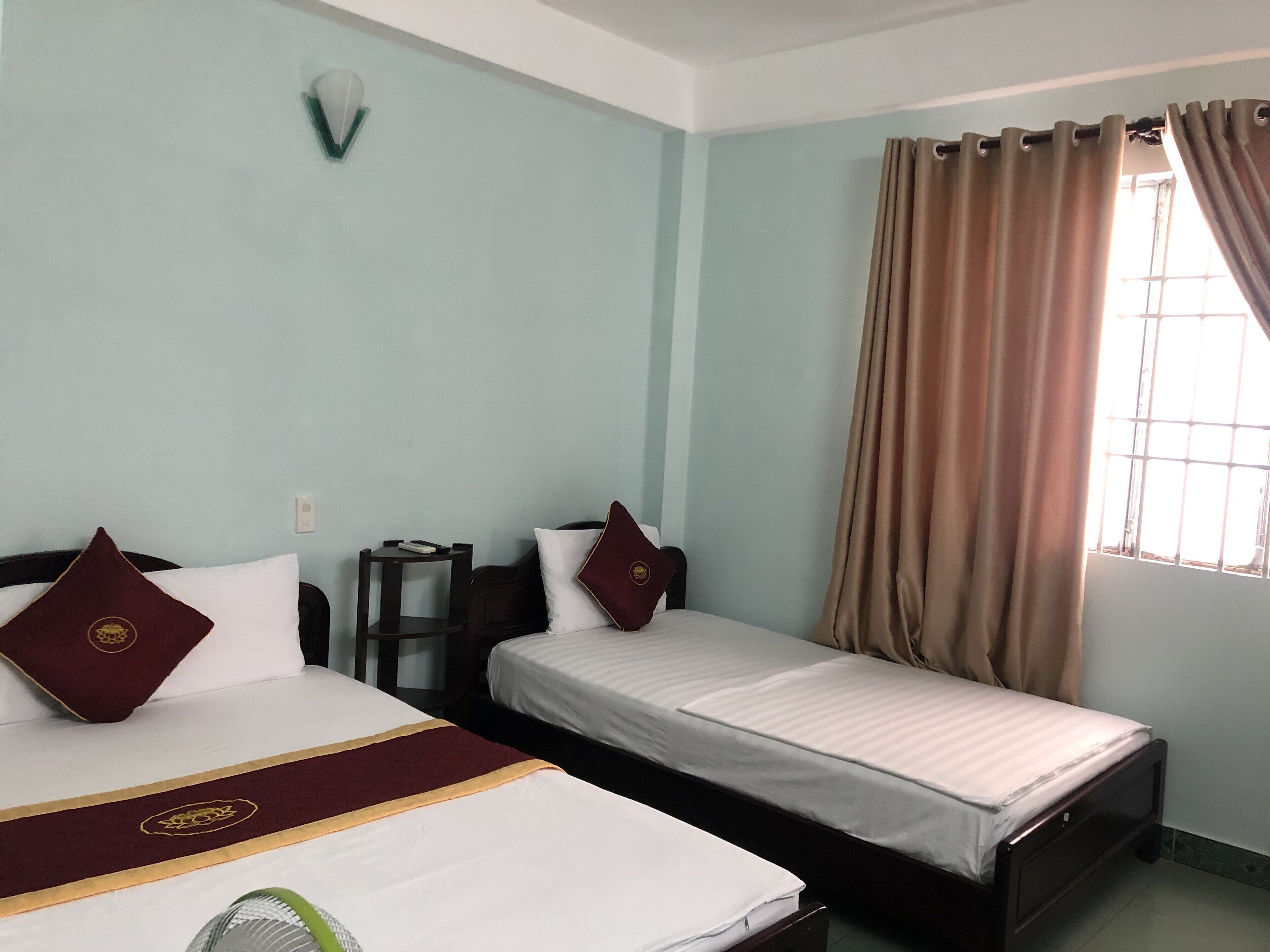 Hong Ngoc Hotel by OYO Rooms