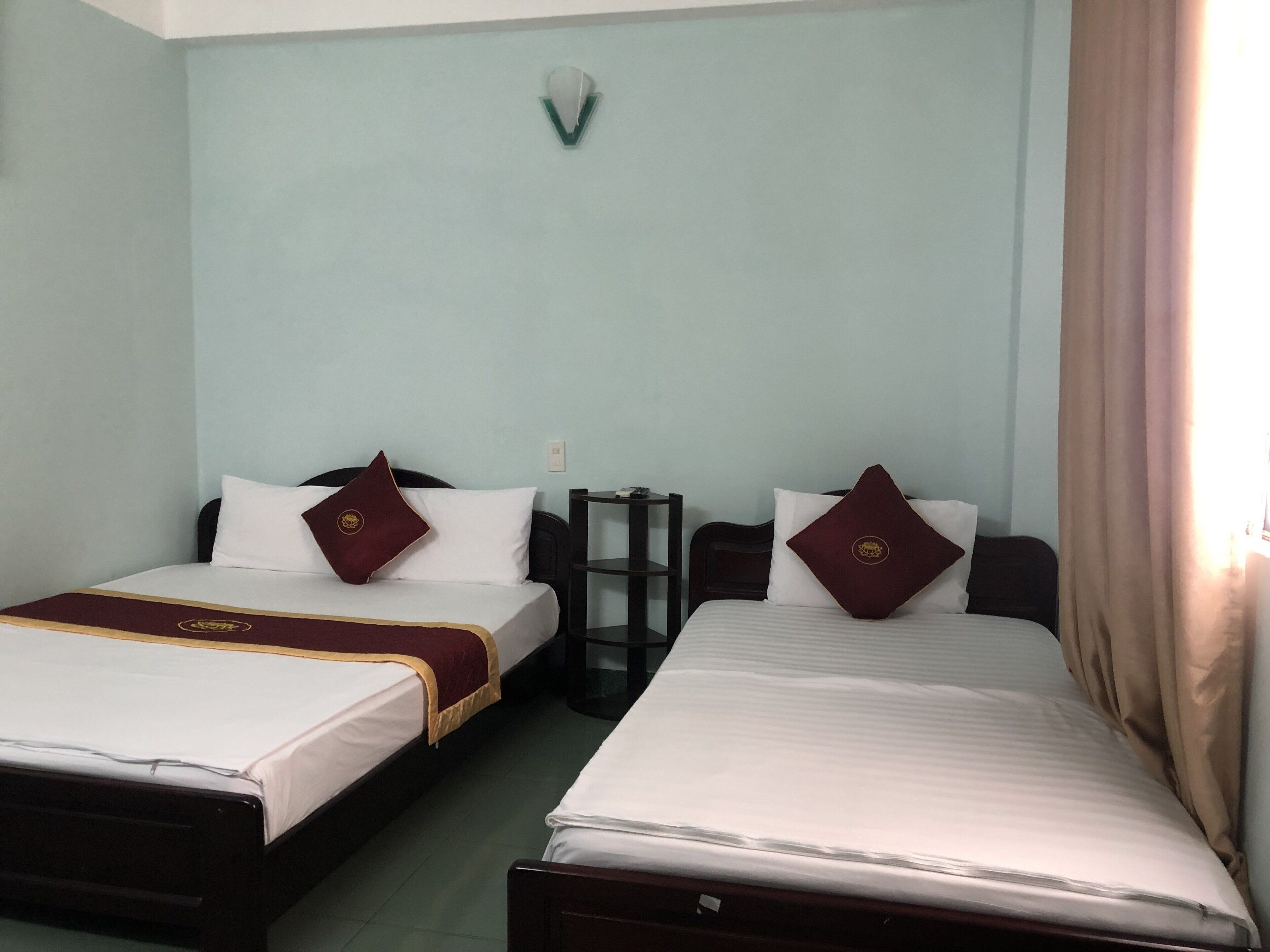 Hong Ngoc Hotel by OYO Rooms