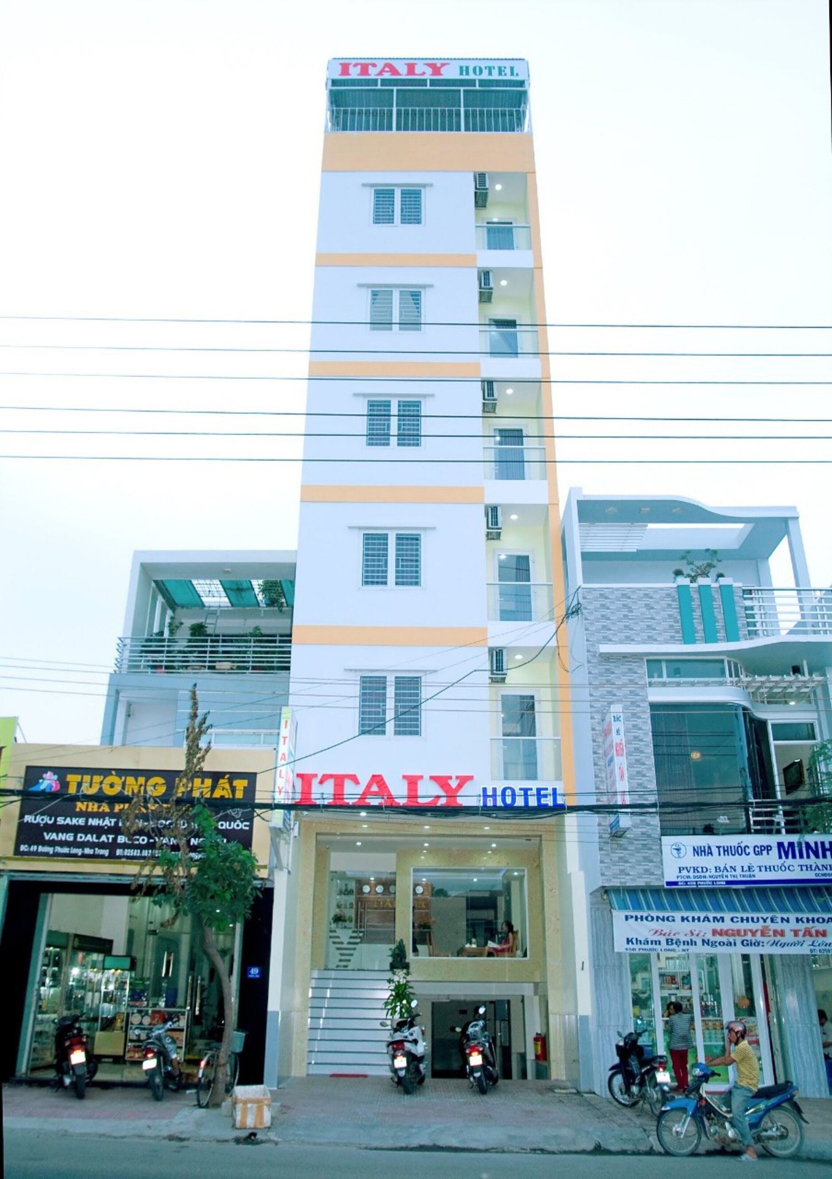 Italy Hotel By Oyo Room