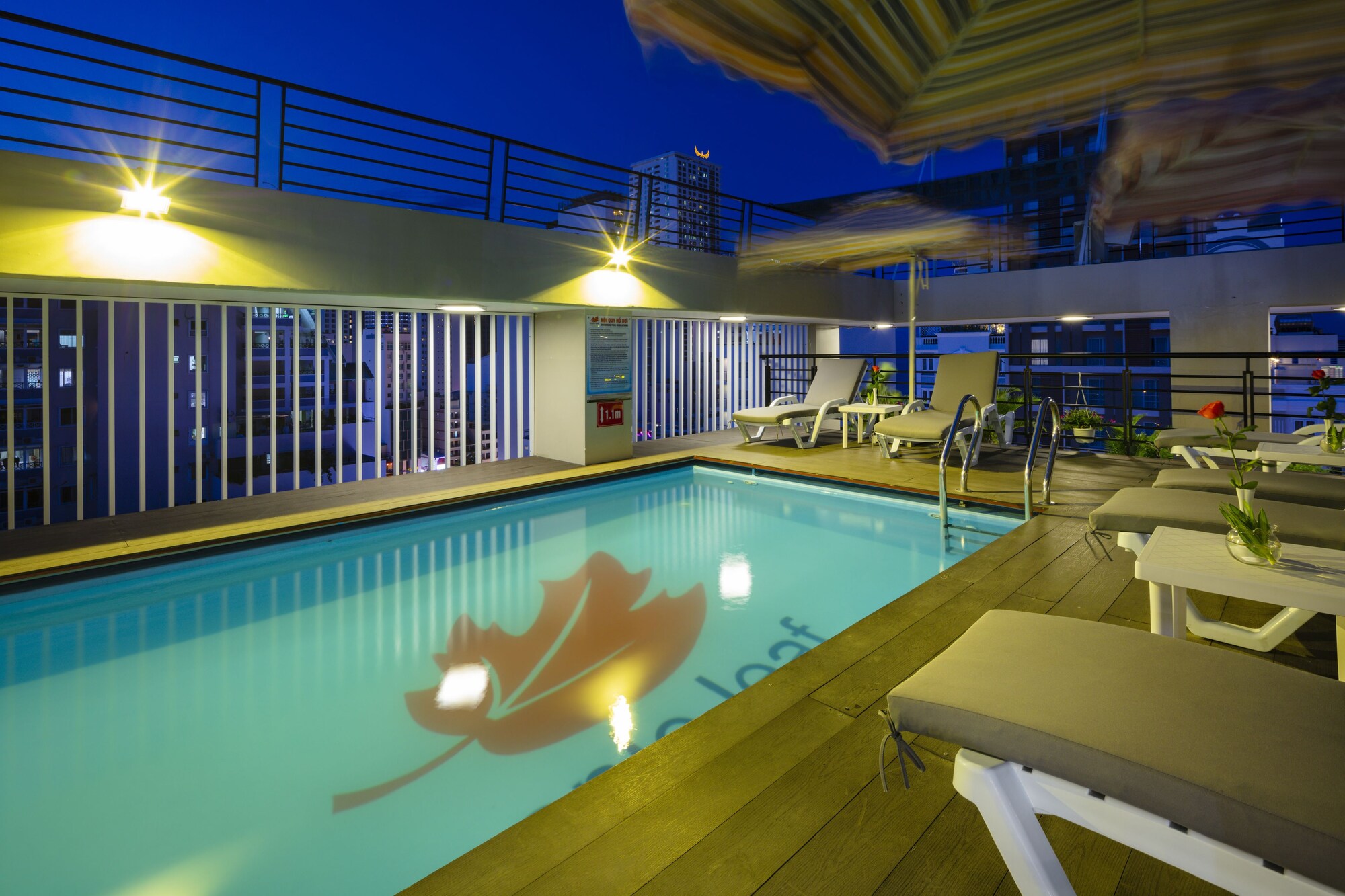 Maple Leaf Hotel & Apartment