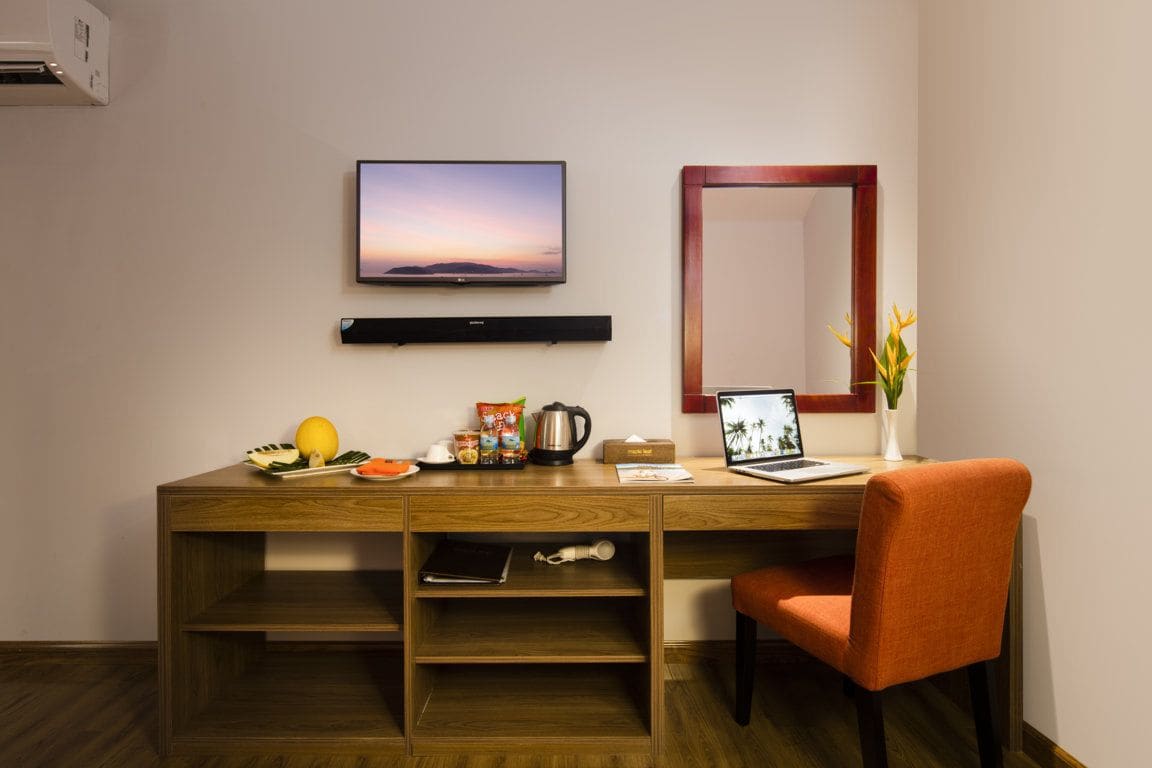 Maple Leaf Hotel & Apartment