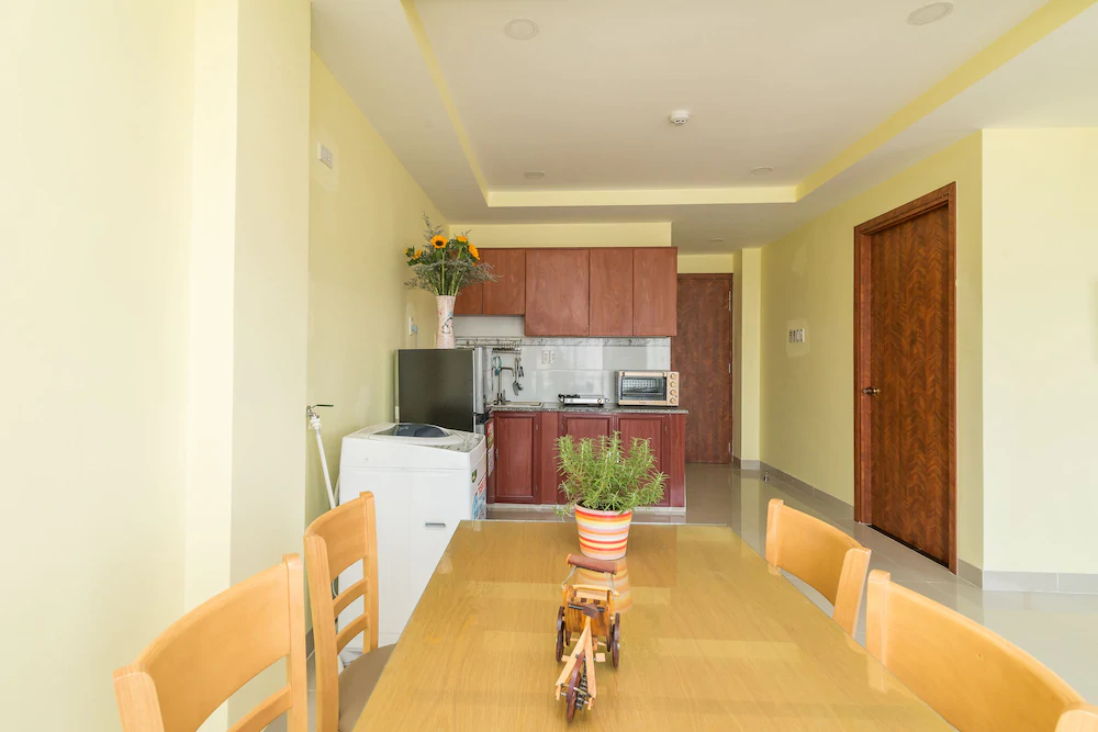 Quoc Vinh Hotel & Apartment