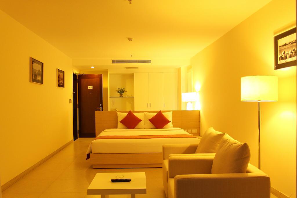 Nhi Phi Hotel