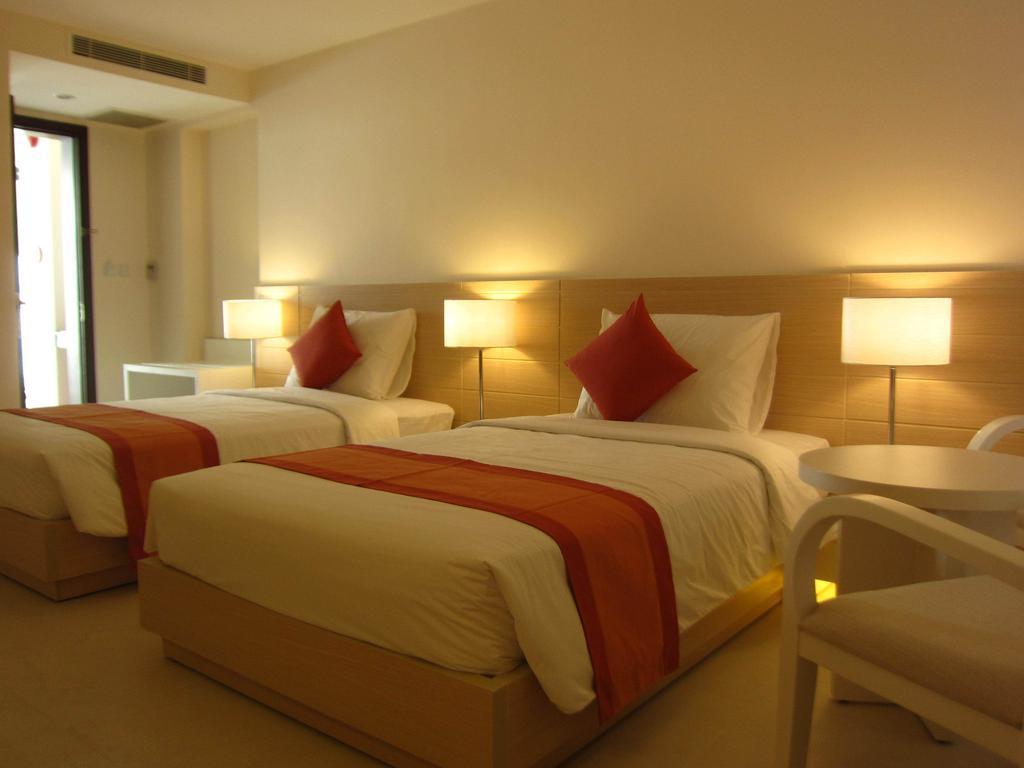 Nhi Phi Hotel
