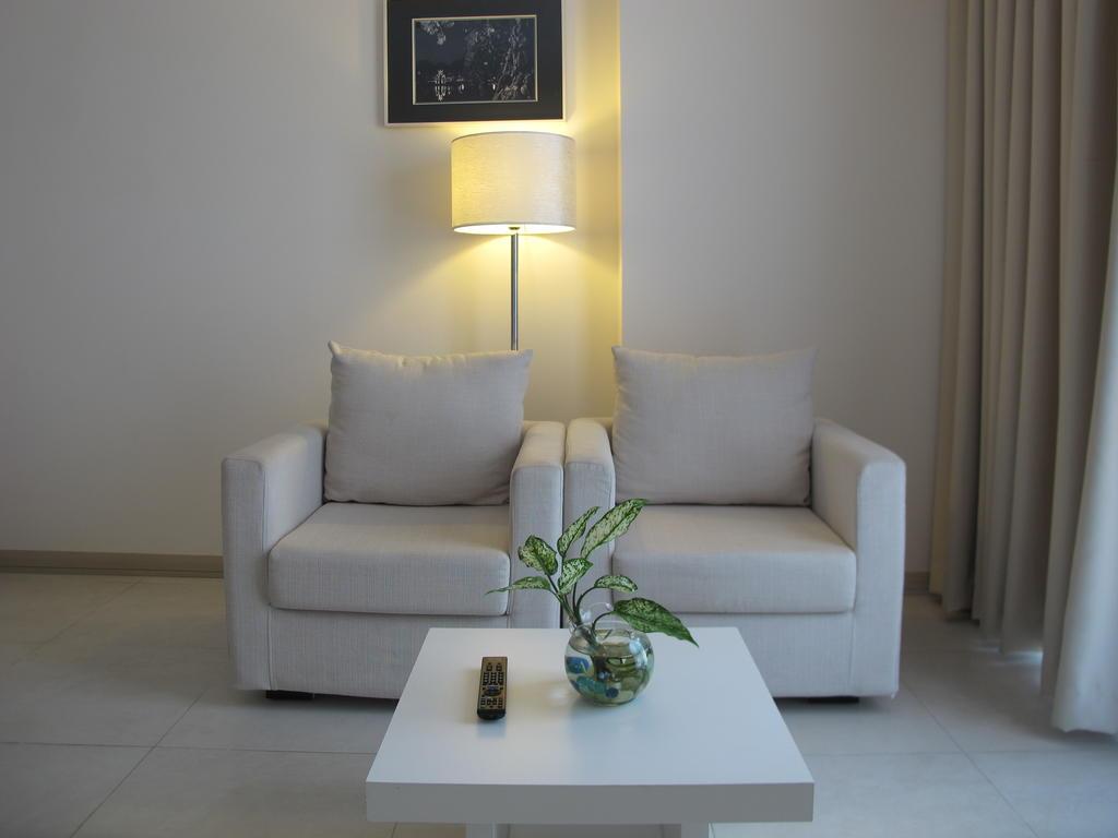 Nhi Phi Hotel