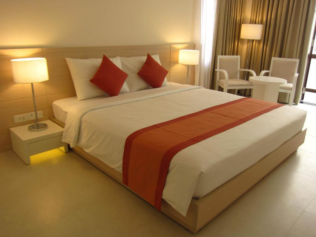 Nhi Phi Hotel