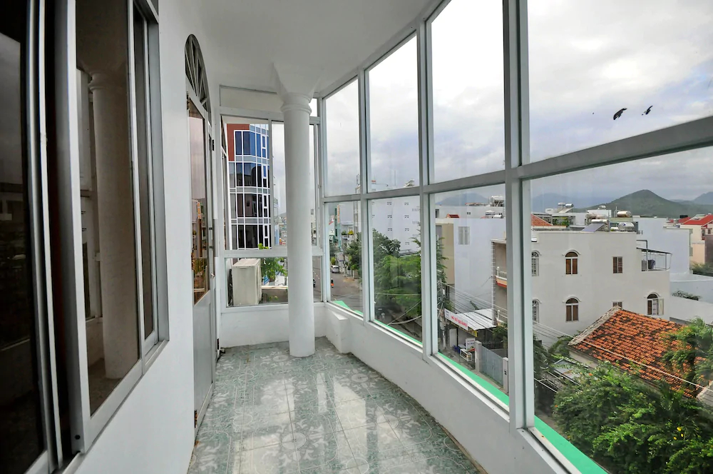 Pansy Hotel by OYO Rooms