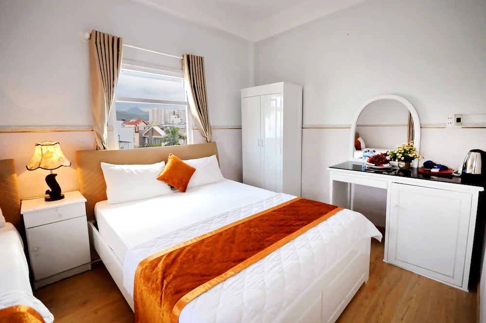 Pansy Hotel by OYO Rooms