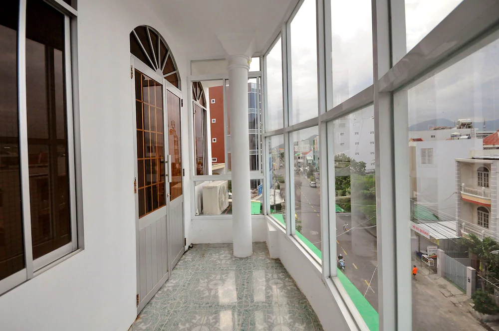 Pansy Hotel by OYO Rooms