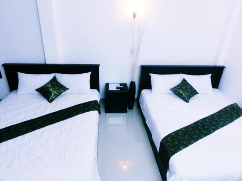 Phong Luu Hotel