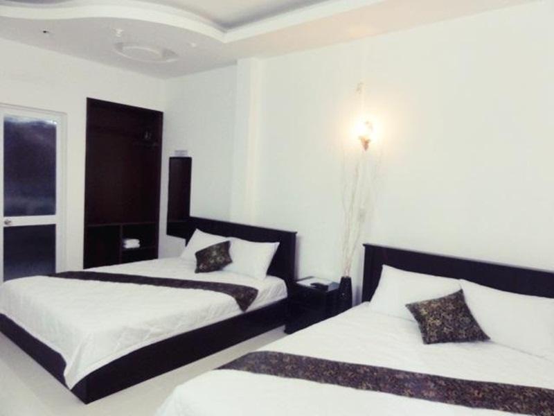 Phong Luu Hotel