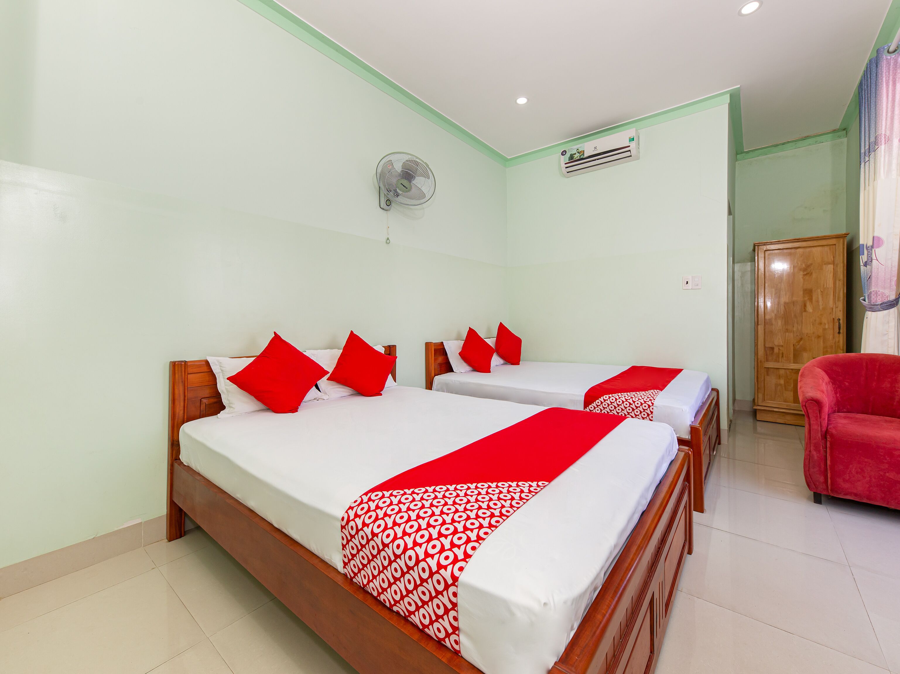 Phuong Thao Hotel by OYO Rooms