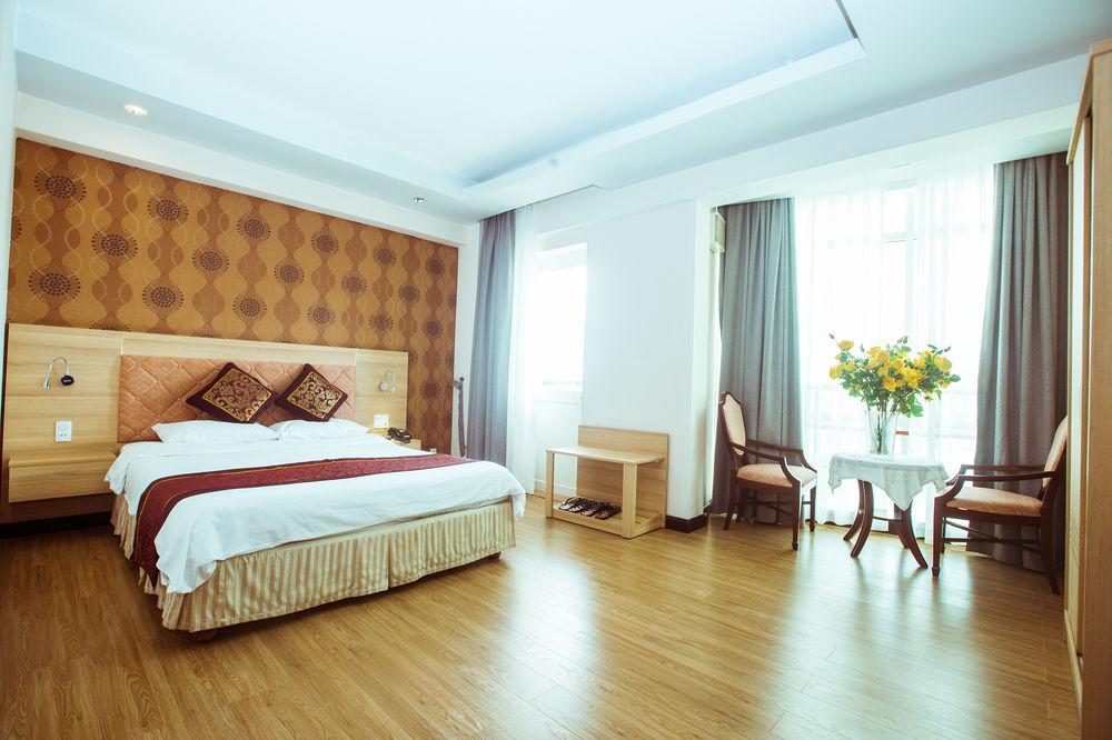 NNT Plus Astro Hotel