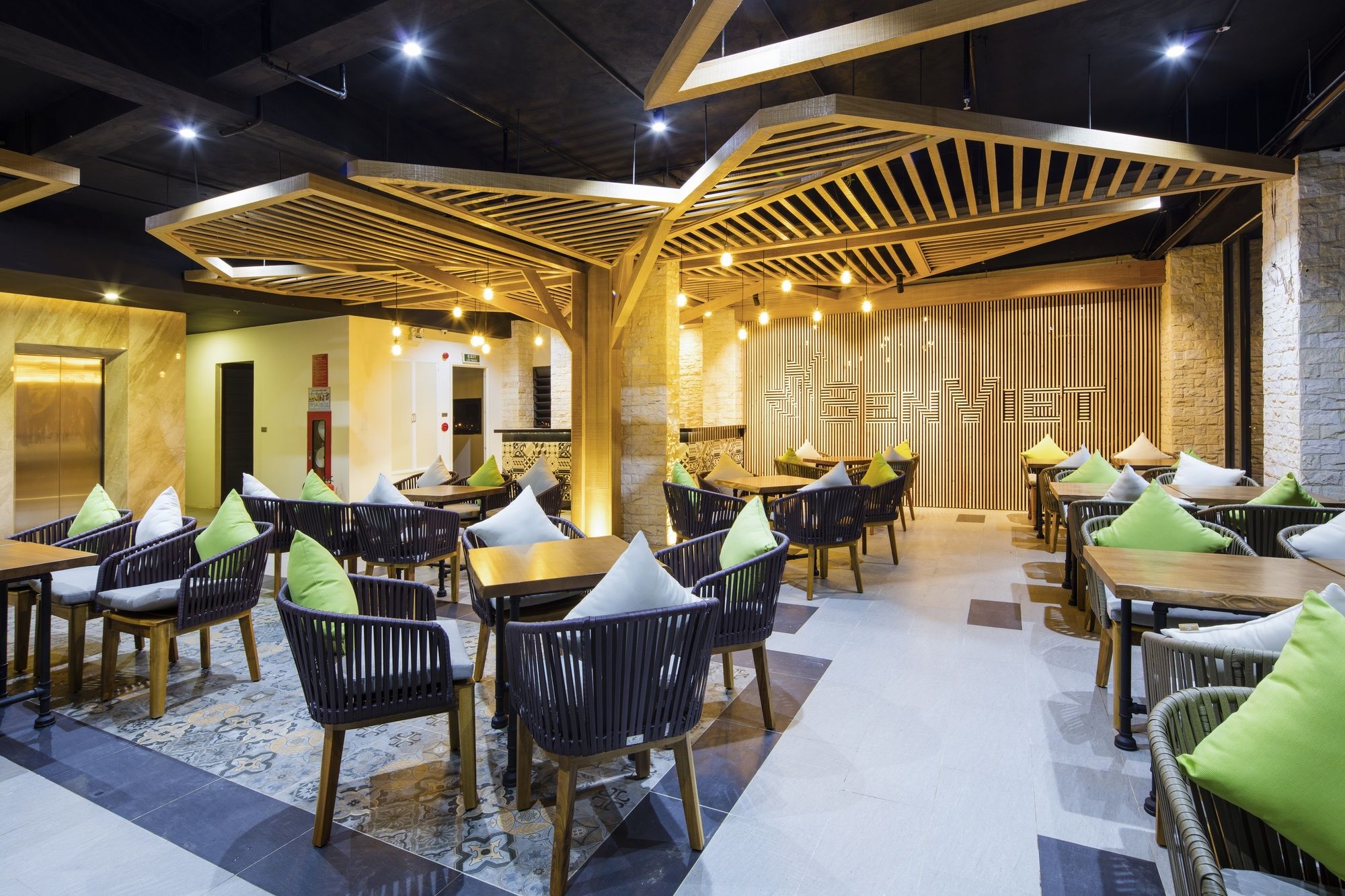 Seaesta Nha Trang Hotel