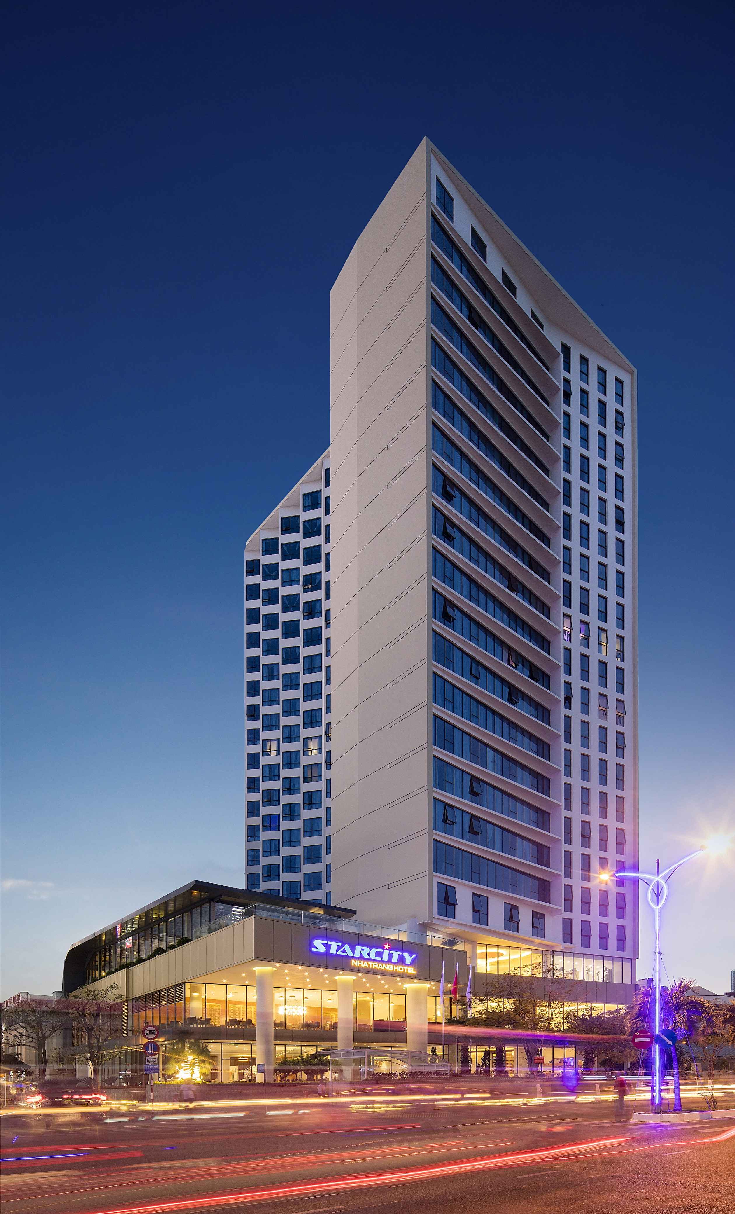Starcity Hotel & Condotel Beachfront Nha Trang