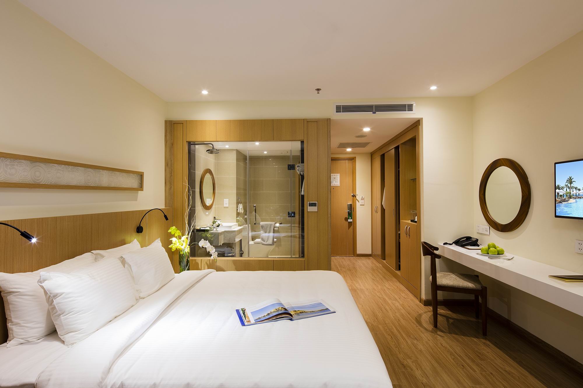 Starcity Hotel & Condotel Beachfront Nha Trang
