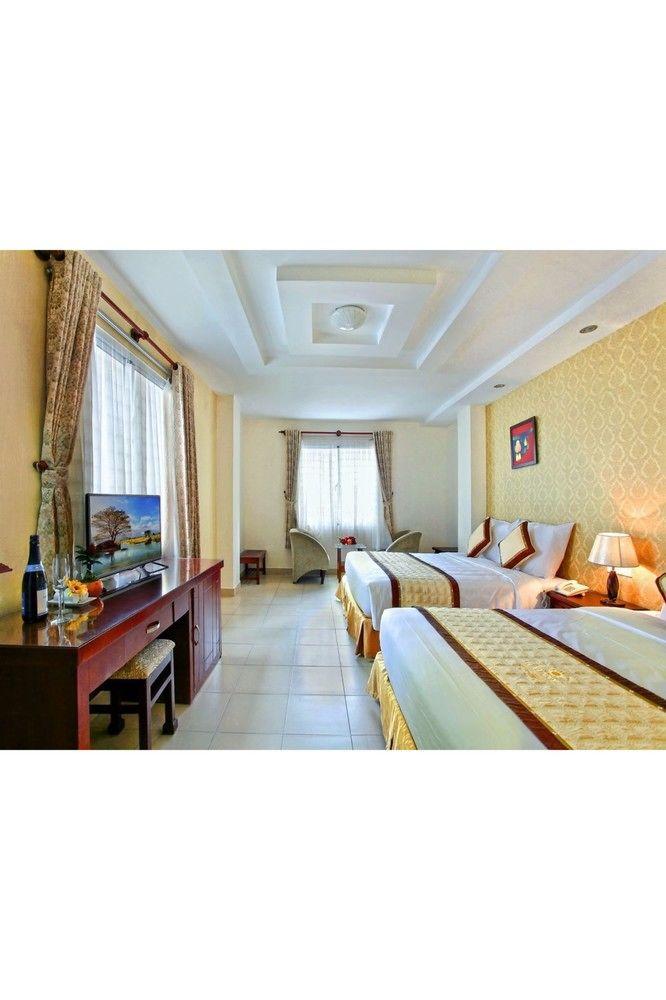 Sunny Hotel