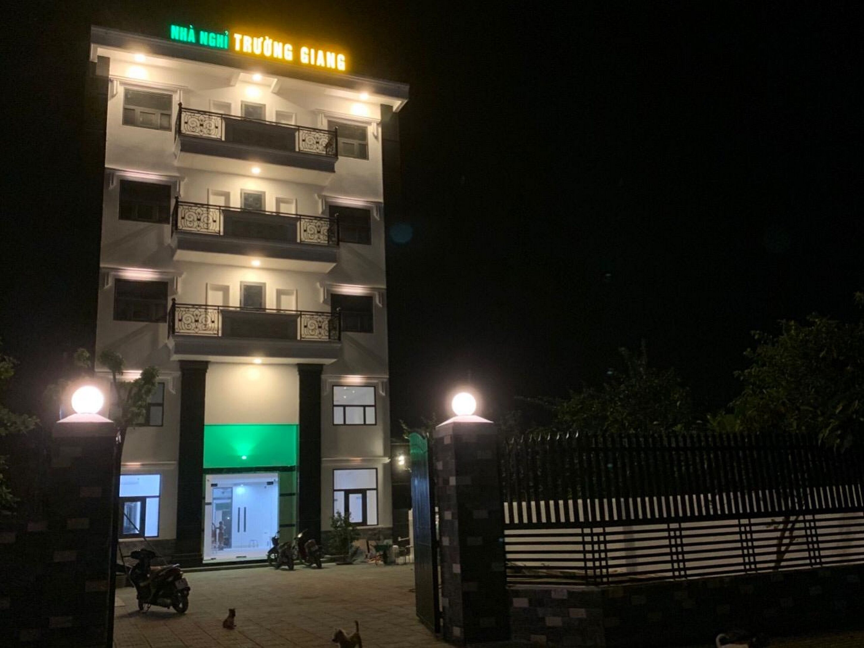 Truong Giang Hotel by OYO Rooms