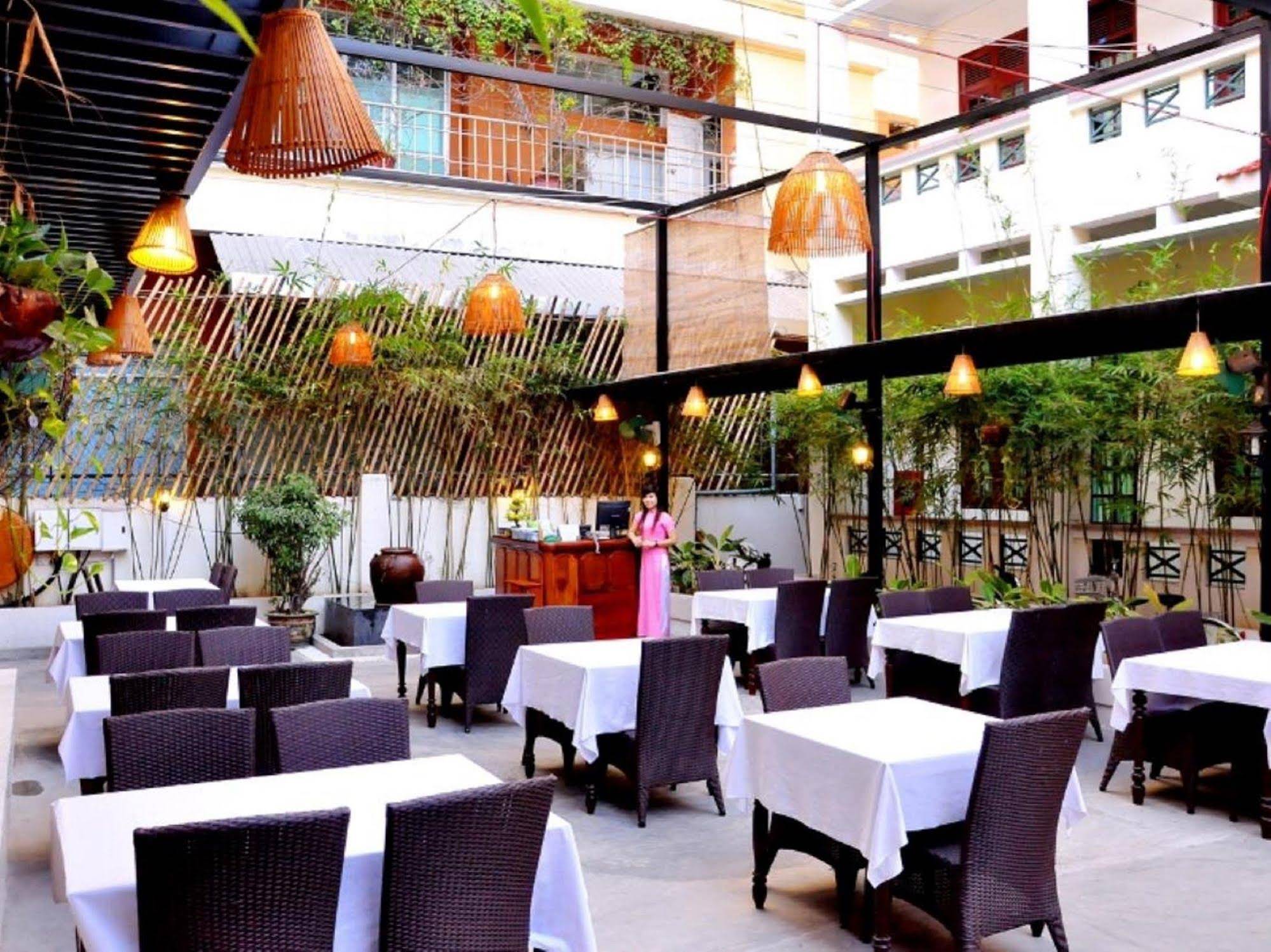 Tuyet Mai Hotel