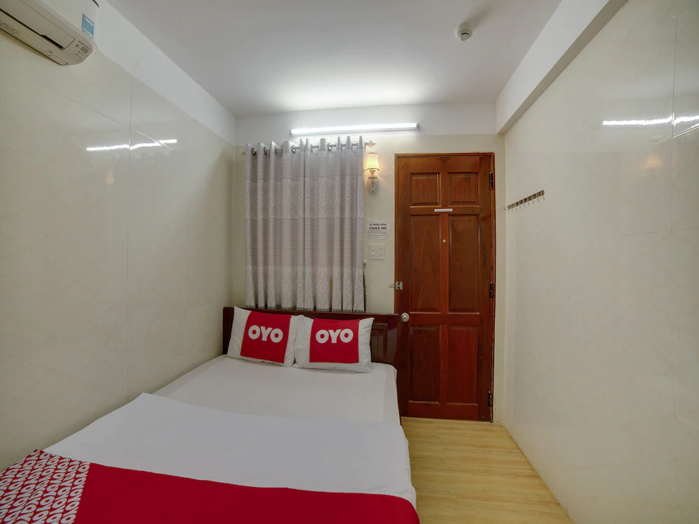 Vinh Hoa Hotel by OYO Rooms