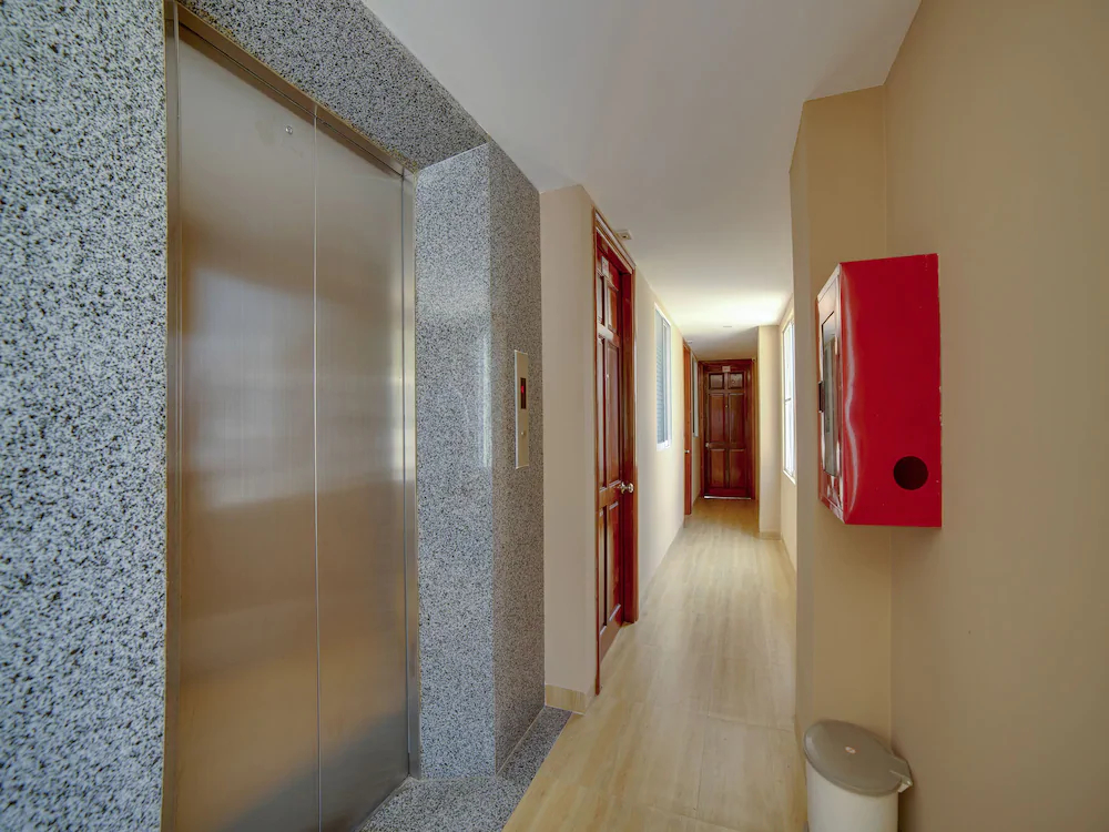 Vinh Hoa Hotel by OYO Rooms