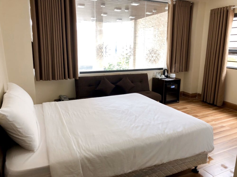 Yen Vang Hotel & Apartment