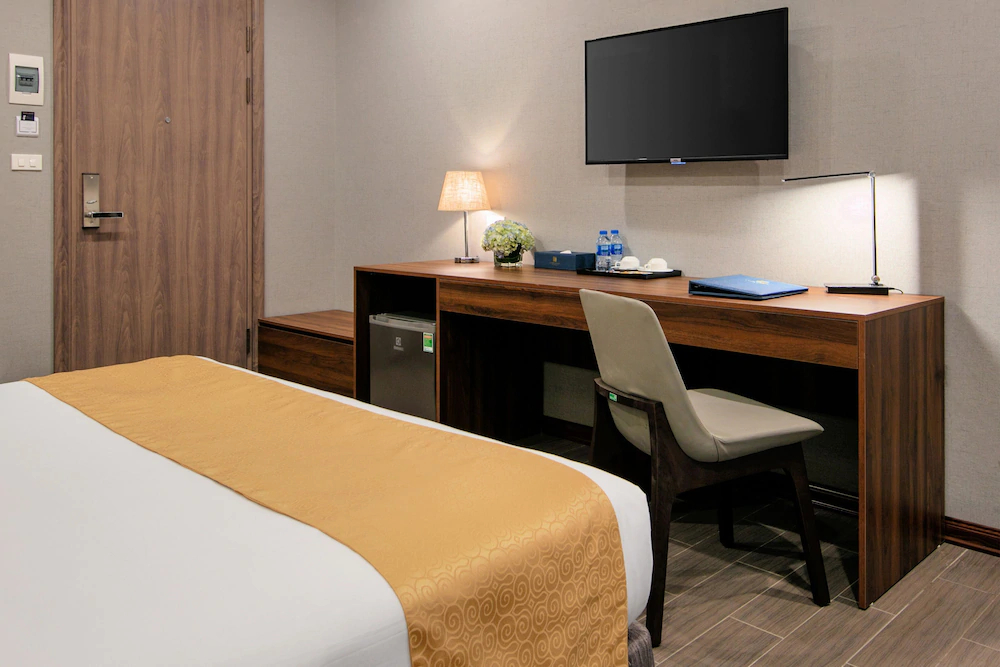 Golden Season Hotel