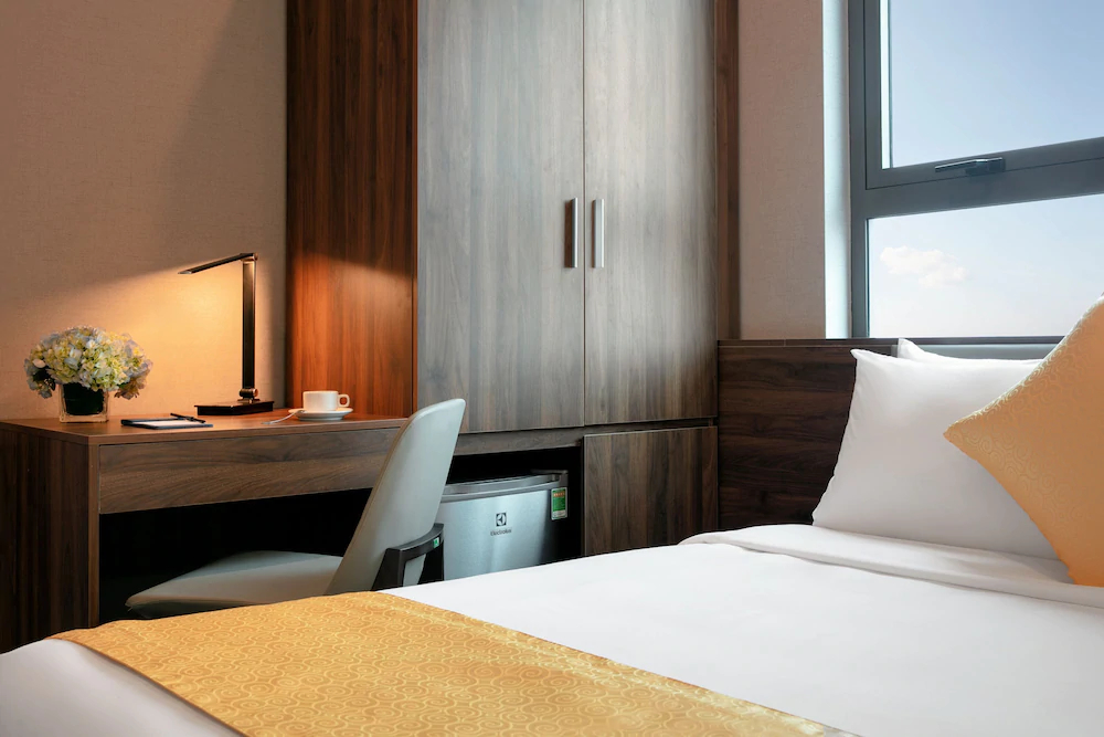 Golden Season Hotel