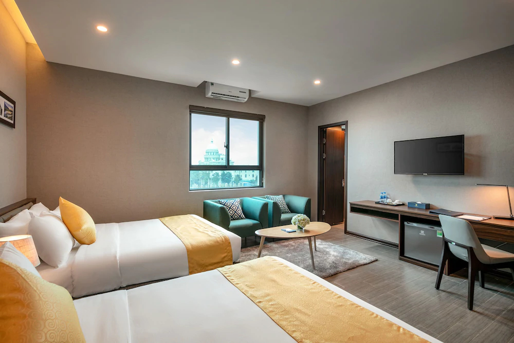 Golden Season Hotel
