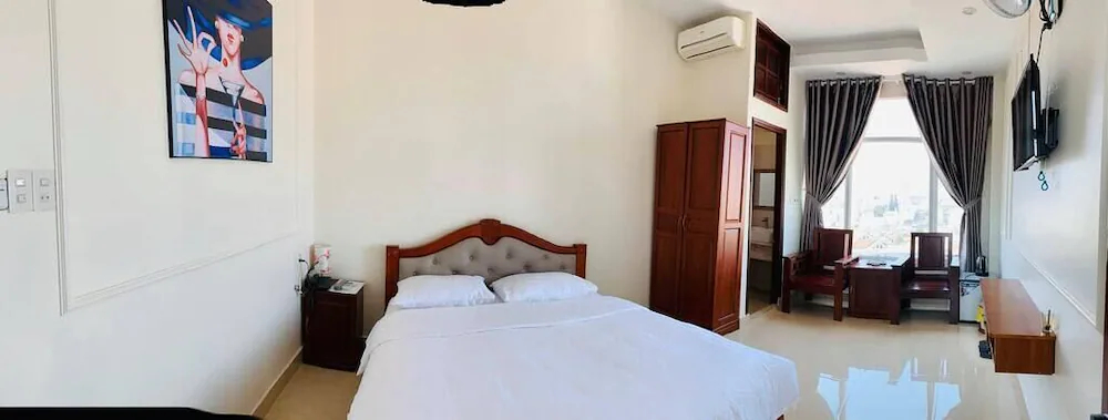 Elisa Hotel