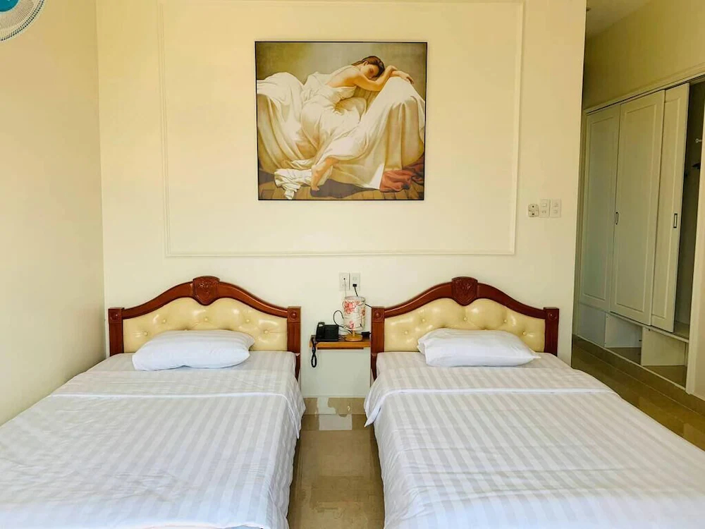 Elisa Hotel