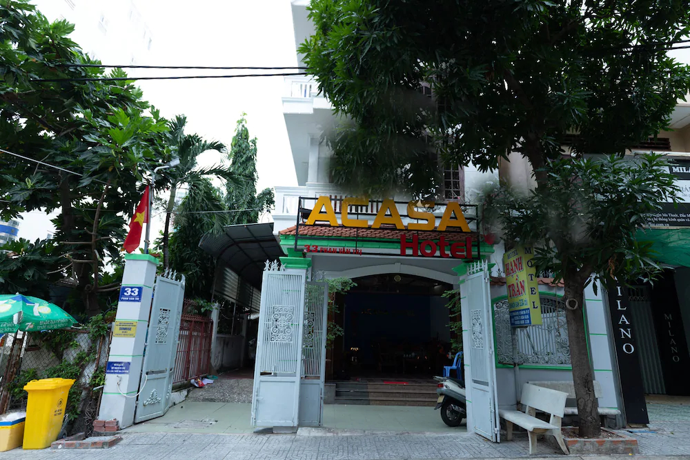 Acasa Hotel by OYO Rooms